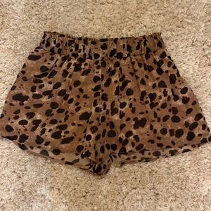 mine Leopard Shorts